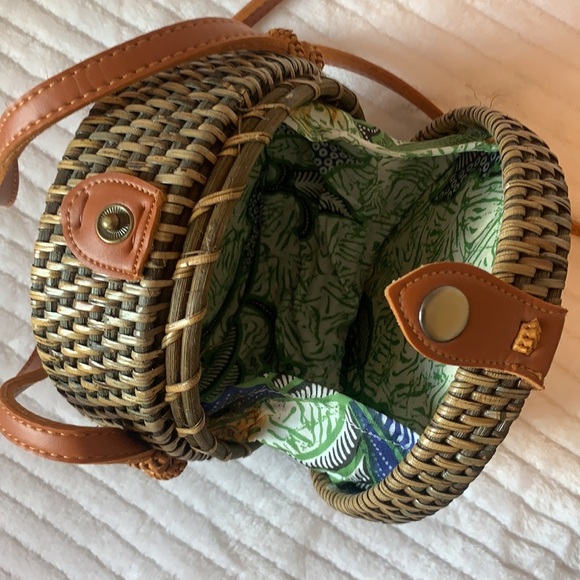 Bali Rattan Woven Round Crossbody Bag - Picture 4 of 4